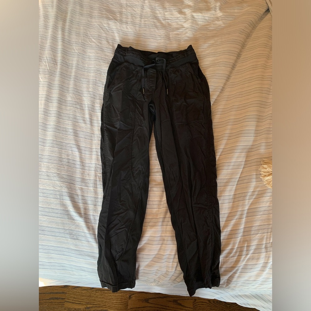 Lululemon Capri Dance Studio Cropped Pants Size 2